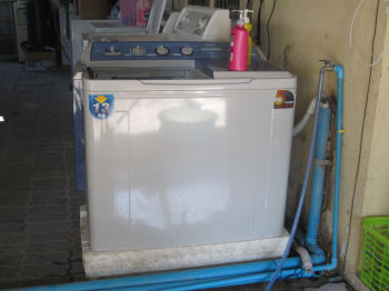 La machine à laver offerte à l'orphelinat